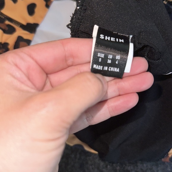 Shein woman’s workout set - Picture 3 of 3